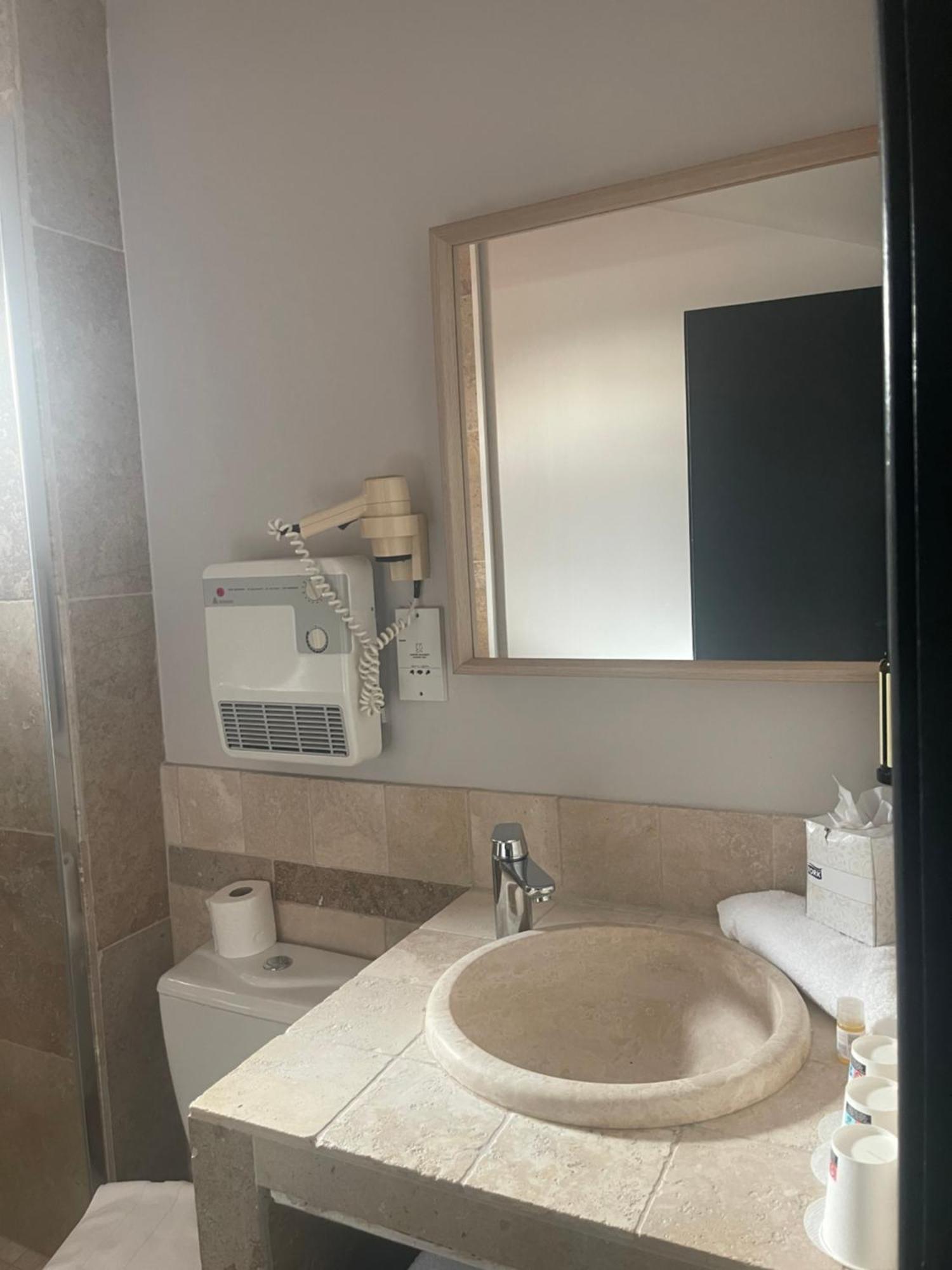 סן-פול-טרואה-שאטו Le Victoria Boutique Hotel מראה חיצוני תמונה