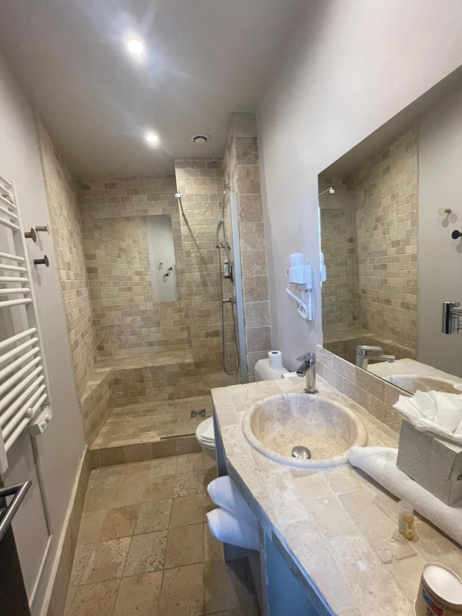סן-פול-טרואה-שאטו Le Victoria Boutique Hotel מראה חיצוני תמונה