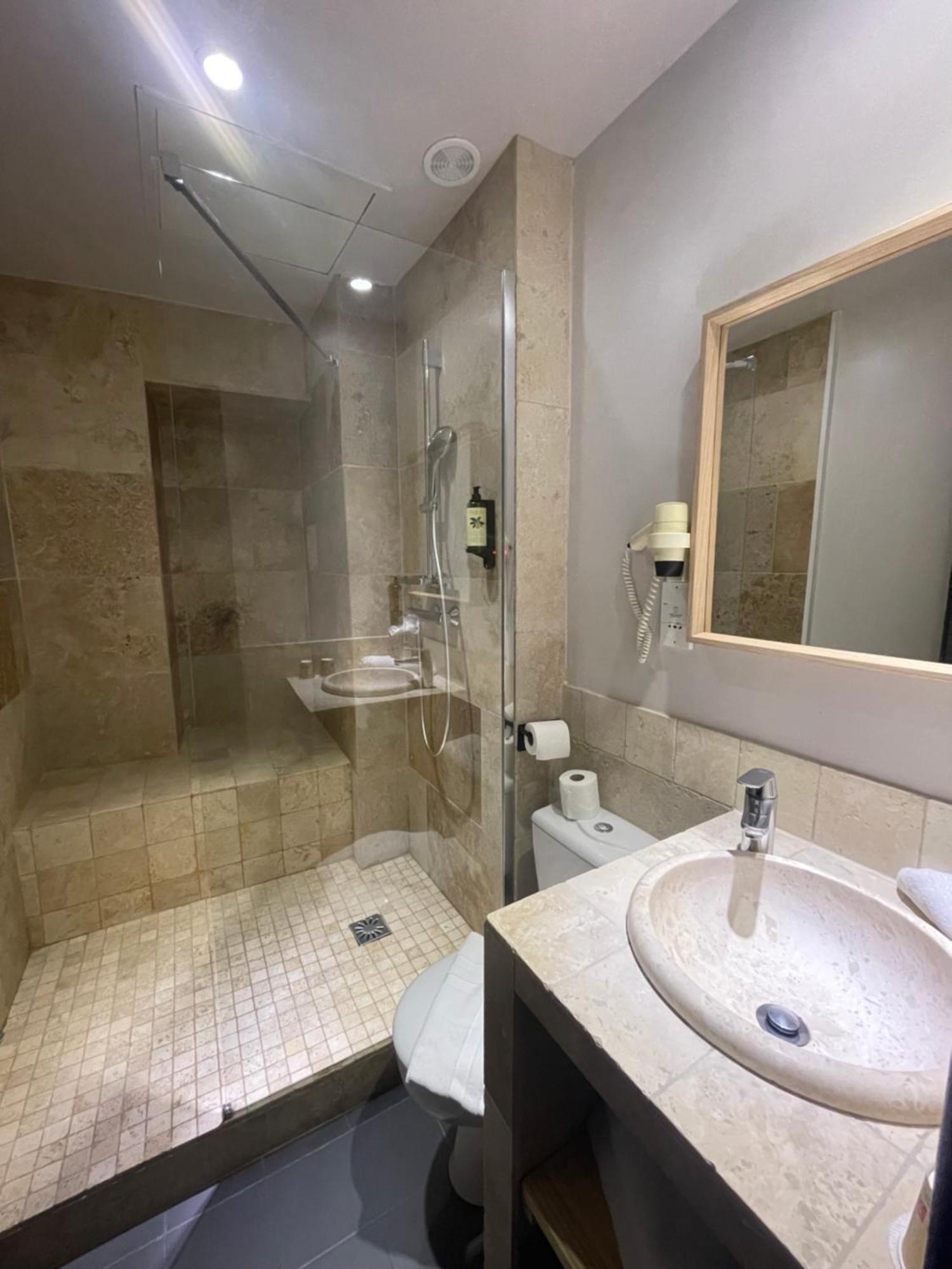 סן-פול-טרואה-שאטו Le Victoria Boutique Hotel מראה חיצוני תמונה